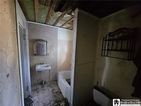 Bath - 326 Laurel Ave, Olean, NY 14760 photo 1 of 2