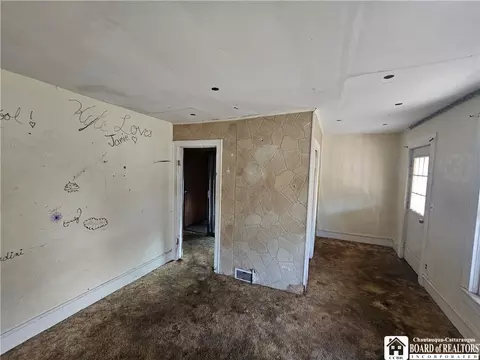 Living - 326 Laurel Ave, Olean, NY 14760 photo 6 of 6