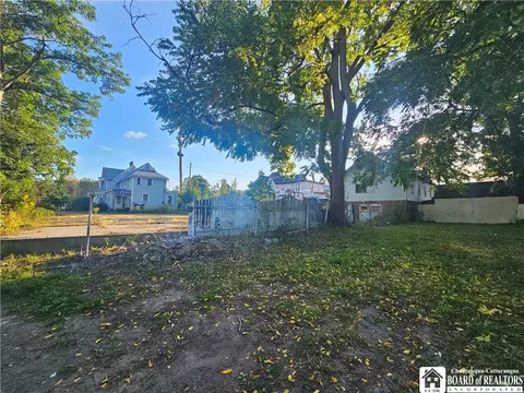Exterior - 326 Laurel Ave, Olean, NY 14760 photo 5 of 7