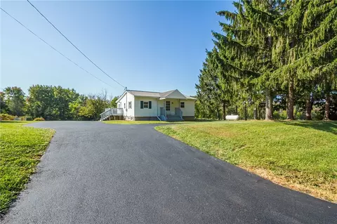 7416 Bauer Van Wickle Rd, Lyons, NY 14489