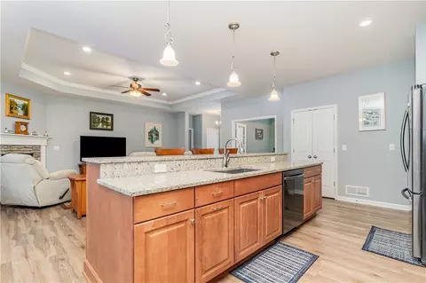 Kitchen - 619 Pine Lakes Trl, Webster, NY 14580 photo 2 of 4