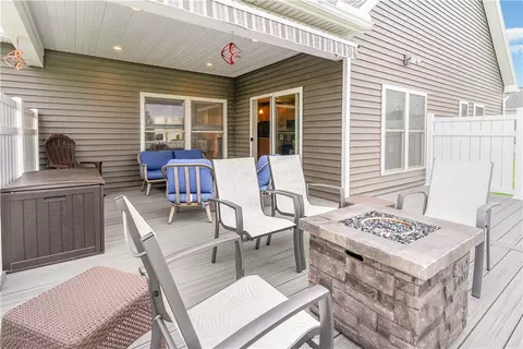 Exterior - 619 Pine Lakes Trl, Webster, NY 14580 photo 6 of 12