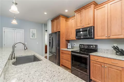 Kitchen - 619 Pine Lakes Trl, Webster, NY 14580 photo 4 of 4