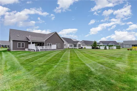 Exterior - 619 Pine Lakes Trl, Webster, NY 14580 photo 9 of 12