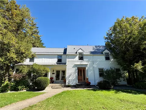 210 Elmwood Ave, Arcadia, NY 14513