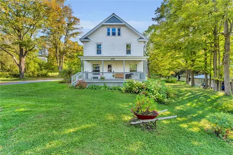 698 Mineral Springs Rd, Cobleskill, NY 12043