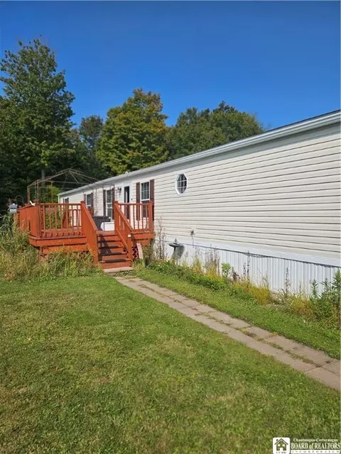 3393 Carpenter Pringle Rd, North Harmony, NY 14710