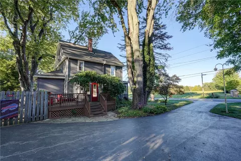 1395 Shoecraft Rd, Penfield, NY 14526