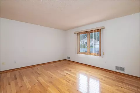 Living - 85 Endicar Dr, Irondequoit, NY 14622 photo 5 of 5