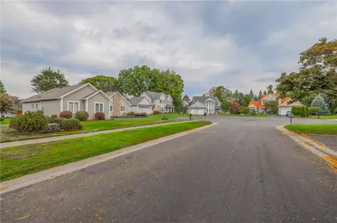 View/Area - 85 Endicar Dr, Irondequoit, NY 14622 photo 6 of 7
