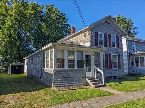 222 Elisha St, Waterloo, NY 13165 photo 2