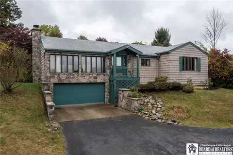 4 Winding Way, Busti, NY 14750