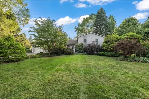 785 N Hook Rd, Macedon, NY 14502