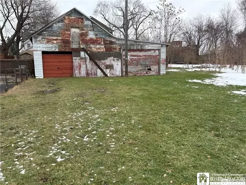 208 S Zebra St, Dunkirk, NY 14048