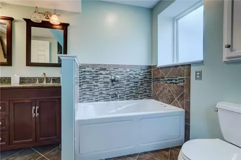 Bath - 331 Phillips Rd, Webster, NY 14580 photo 2 of 6