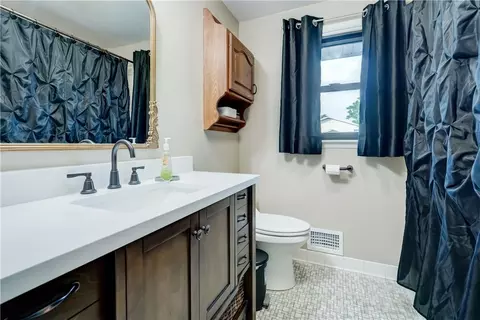 Bath - 331 Phillips Rd, Webster, NY 14580 photo 5 of 6