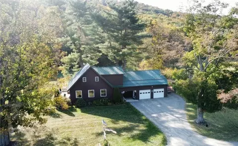 8868 Pardee Hollow Rd, Wayland, NY 14572