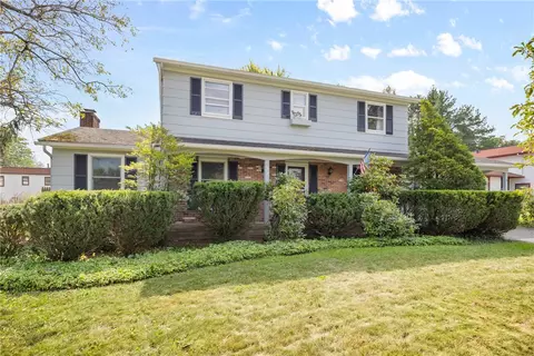 25 Cherry Creek Ln, Greece, NY 14626