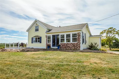 4922 Lake Rd, Williamson, NY 14589