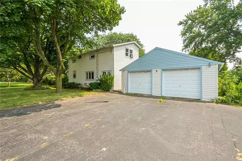 39 South Ave, Bloomfield, NY 14469