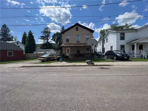 20 Maple St, Norwich, NY 13815