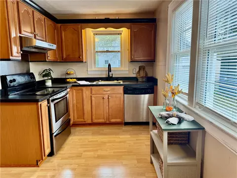 9 Rudman Rd, Irondequoit, NY 14622 photo 6