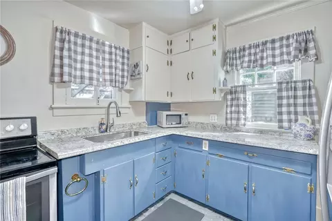 Kitchen - 98 Keating Dr, Irondequoit, NY 14622 photo 2 of 3