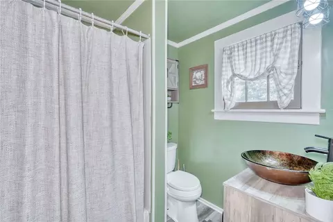 Bath - 98 Keating Dr, Irondequoit, NY 14622 photo 1 of 2