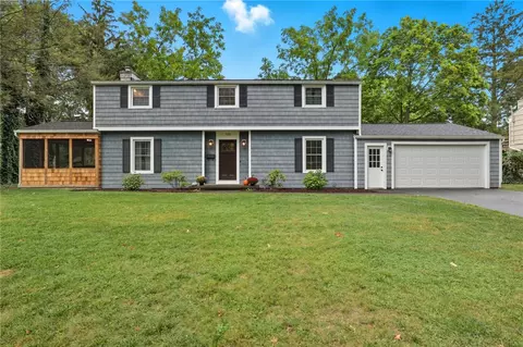 123 Pickwick Dr, Rochester, NY 14618