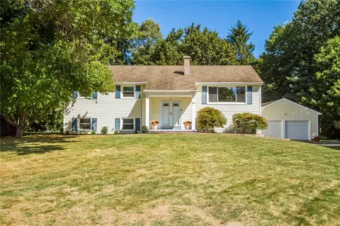 49 Parkridge Dr, Pittsford, NY 14534