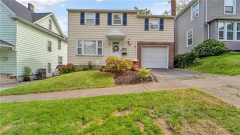 96 Middlesex Rd, Rochester, NY 14610
