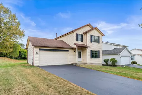 69 Cheshire Ln, Gates, NY 14624