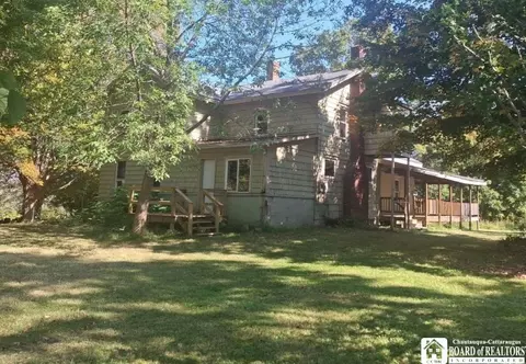 83 E Chautauqua St, Mayville, NY 14757