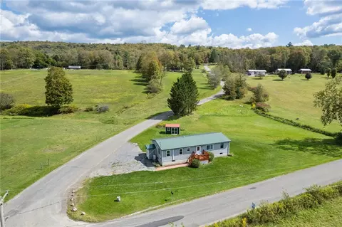 31 Rejmer Rd, Berkshire, NY 13736