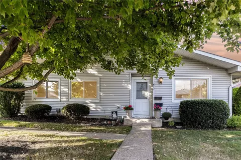 472 Eastbrooke Ln, Rochester, NY 14618