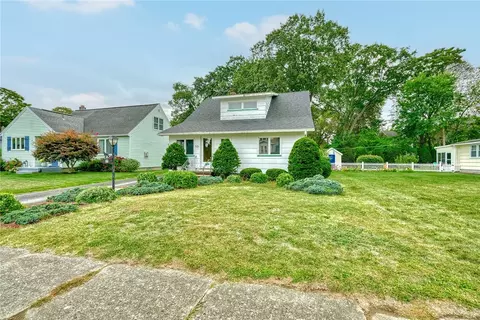 321 Wacona Ave, Irondequoit, NY 14622