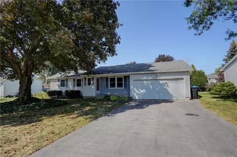 1124 Weiland Rd, Greece, NY 14626