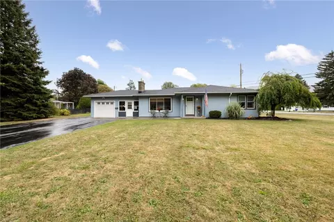4 Ranch Village Ln, Gates, NY 14624
