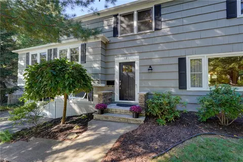 121 Gebhardt Rd, Penfield, NY 14526
