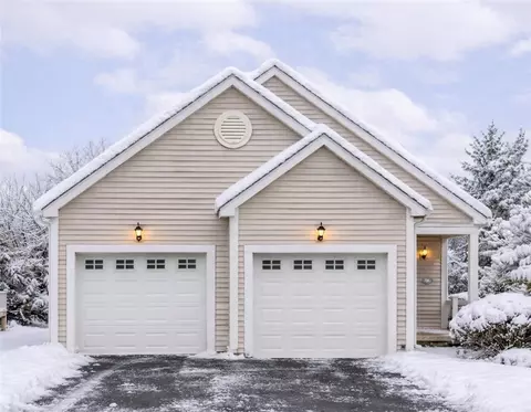 5563 Lakewood Trl, South Bristol, NY 14424