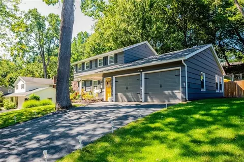 35 Shadowlawn Ct, Irondequoit, NY 14617 photo 3