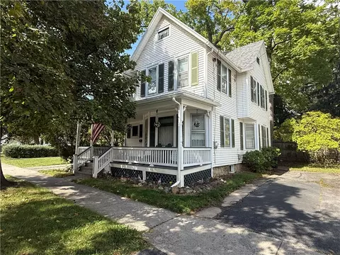100 William St, Geneva, NY 14456