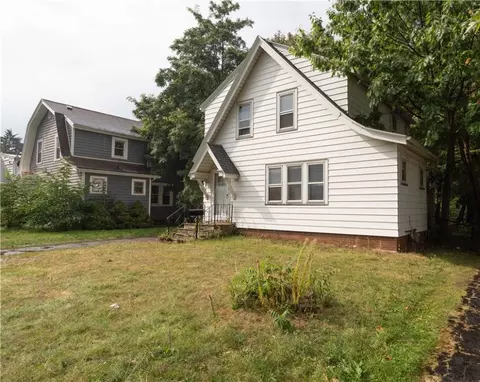 Exterior - 374 Stone Rd, Greece, NY 14616 photo 2 of 8
