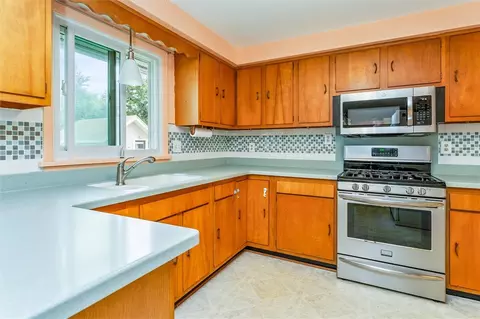 148 Alhambra Dr, Irondequoit, NY 14622 photo 25