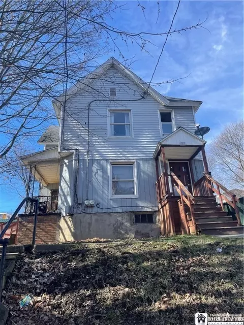 211 Crescent St, Jamestown, NY 14701