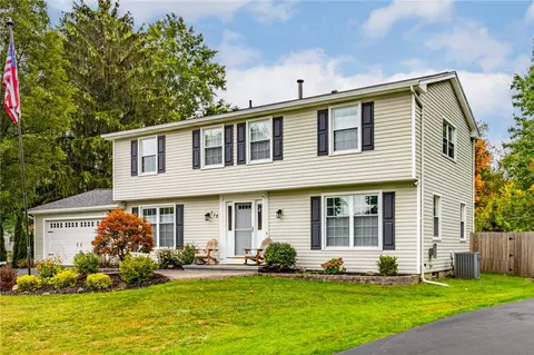 138 Stallion Cir, Greece, NY 14626