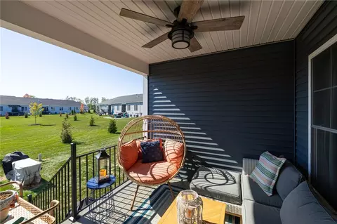 61 Autumn Leaf Trl, Webster, NY 14580 photo 32