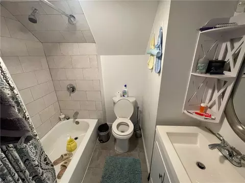 Bath - 317 Cascade Pl, Irondequoit, NY 14609 photo 1 of 1