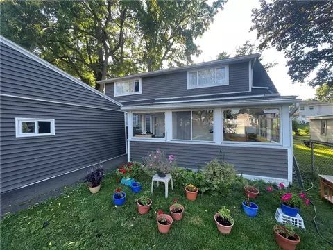 Exterior - 317 Cascade Pl, Irondequoit, NY 14609 photo 2 of 6