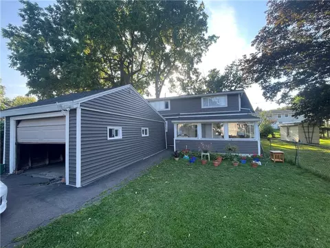 317 Cascade Pl, Irondequoit, NY 14609